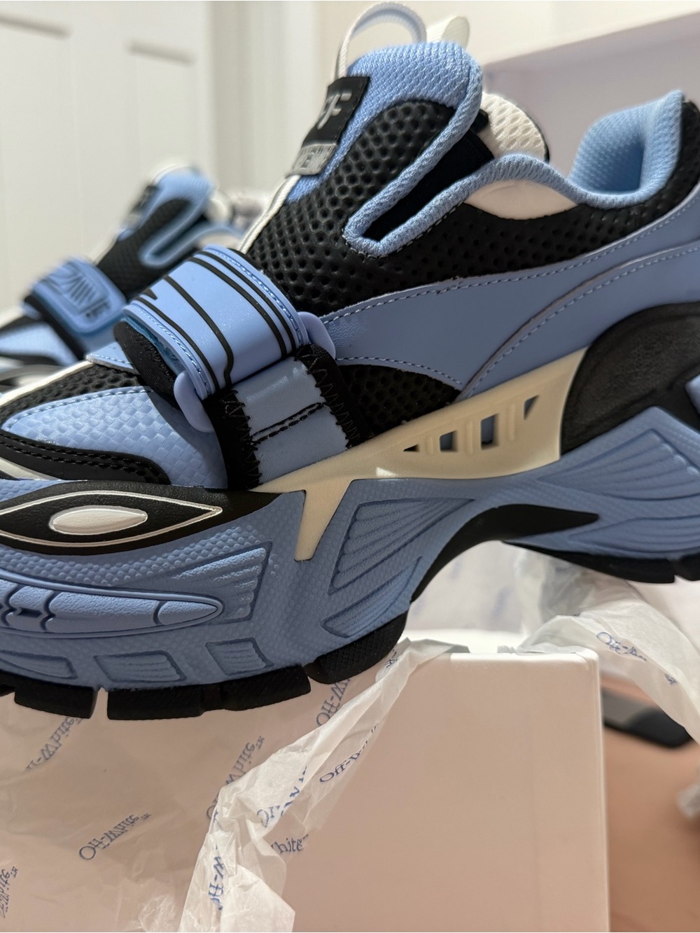 Off-white GLOVE sneaker NIB